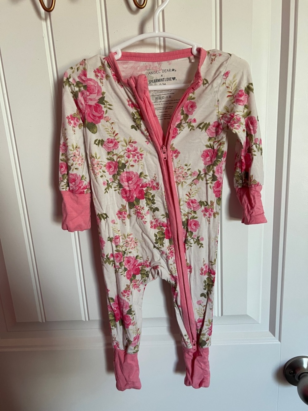 Spearmint Love baby pink floral sleeper 0-3 month pasta